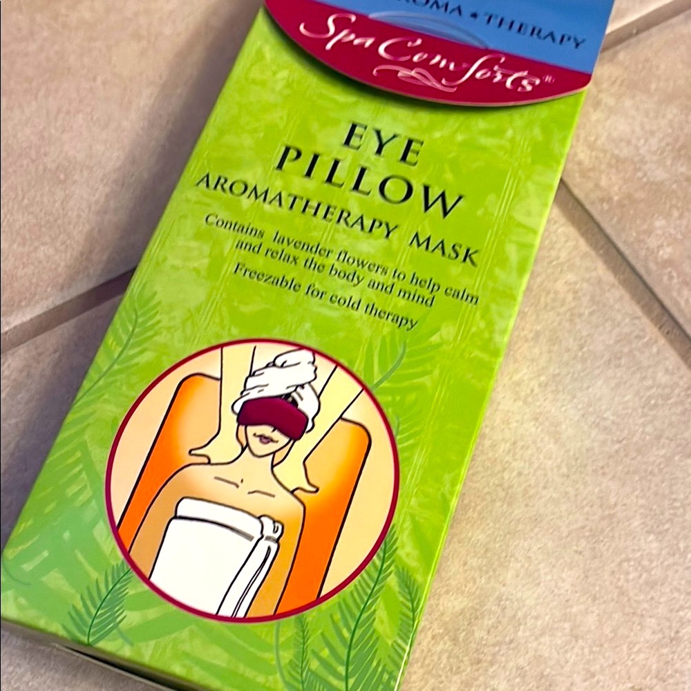 NWT Spa Comforts Eye Pillow Aromatherapy Mask